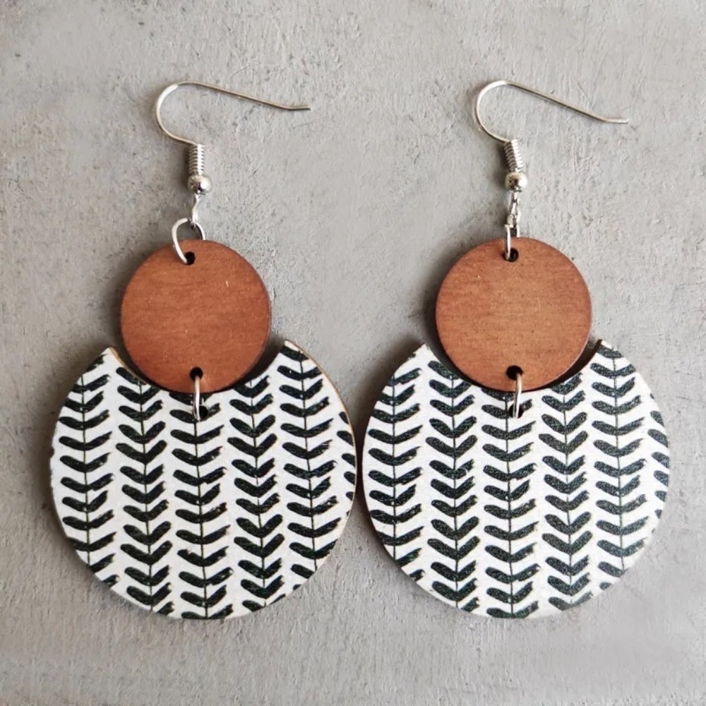*APRICITY* Brown x Black White Line Design Fashion Dangle Earrings